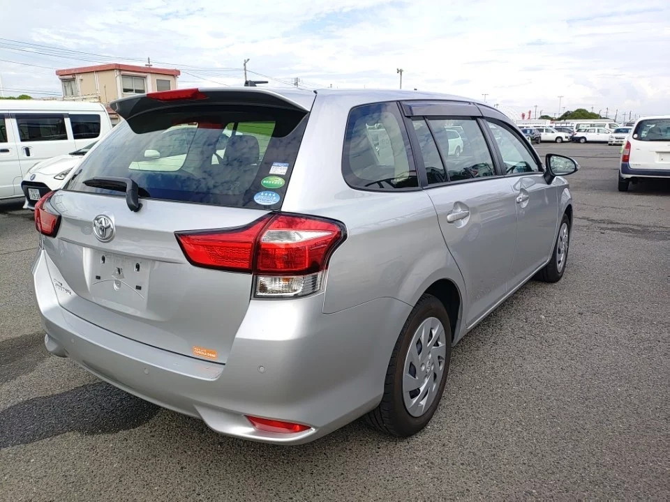 Toyota Corolla Fielder NRE161G 2020